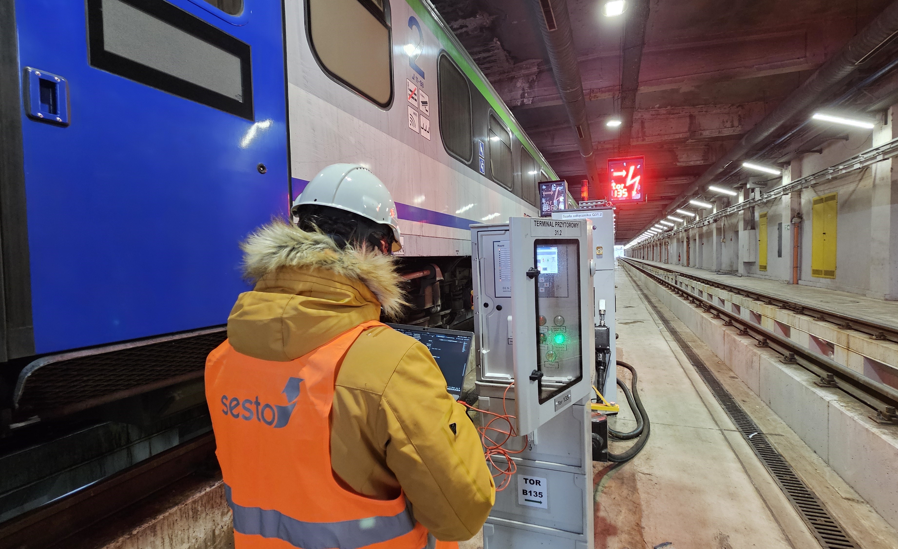 Service of rail devices
