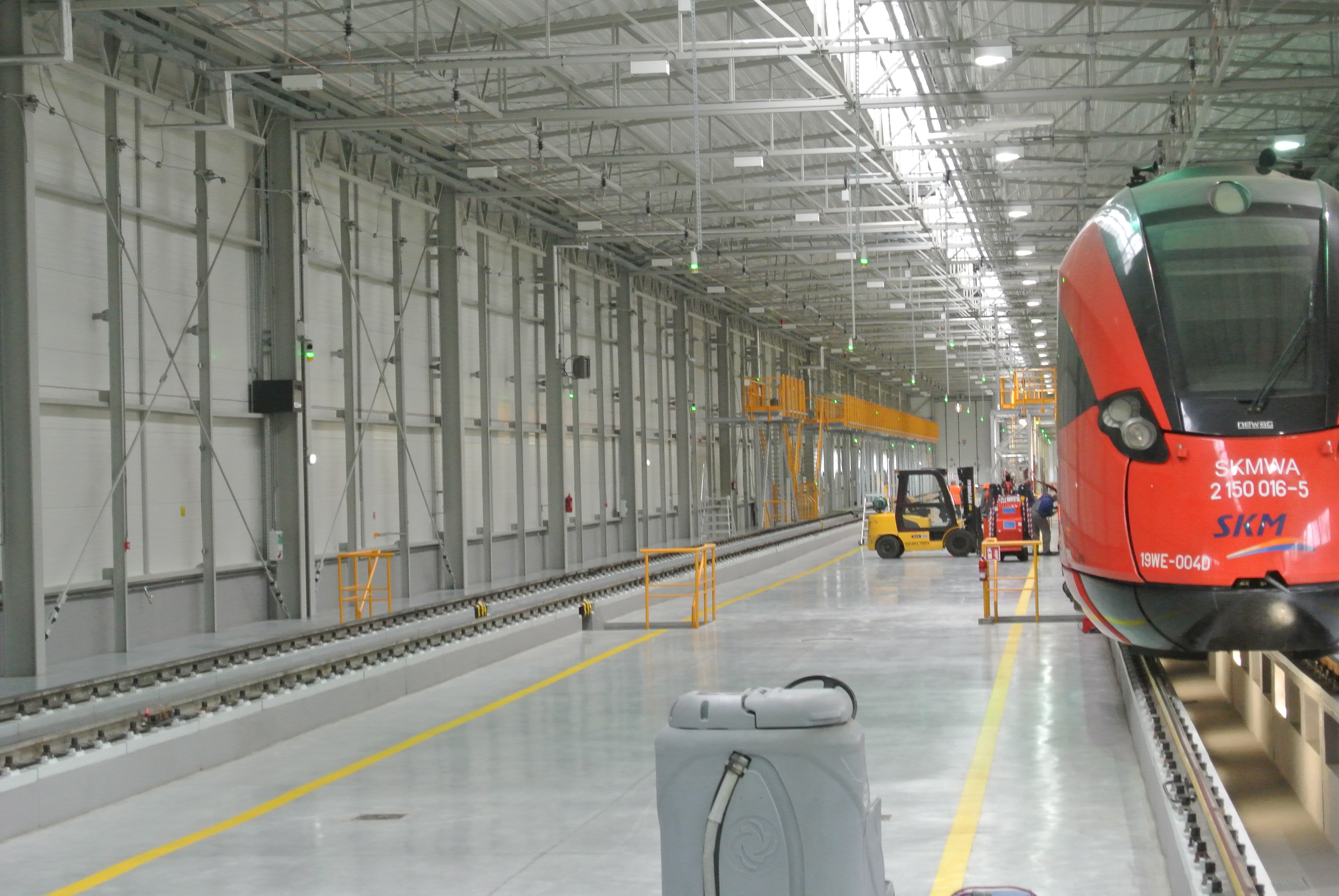 Power automation systems for maintenance and inspection halls